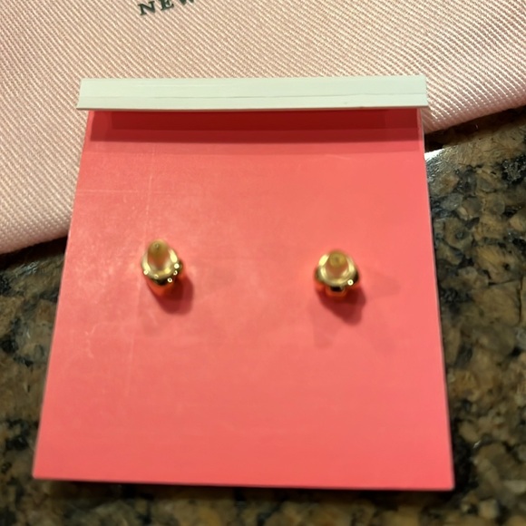 NEW kate spade Heritage Spade Heart Stud Earrings Gold/Green - Picture 6 of 6